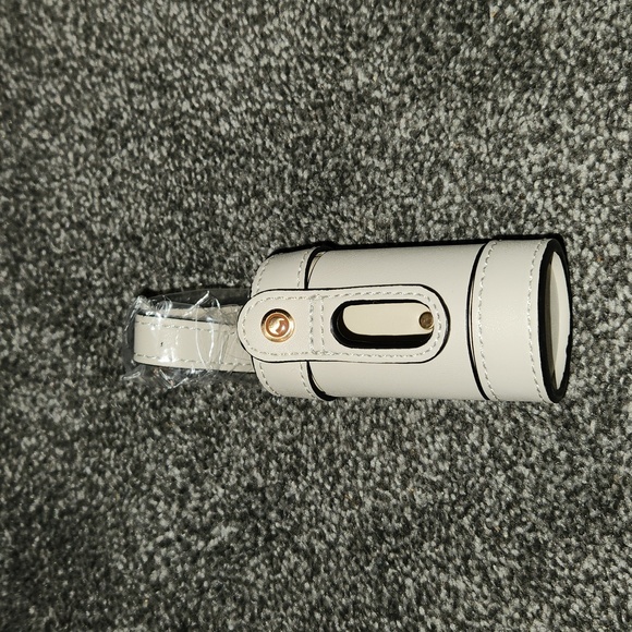 NEW, VERY NICE, NEVER USED VOOCOO Small Pet Carrier Backpack...Cat, Dog, etc. - Picture 13 of 15